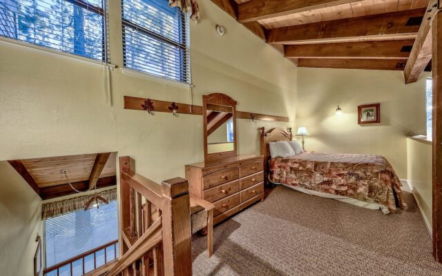 Newly Remodeled 2 Bedroom Townhome With Loft Townhouse by RedAwning