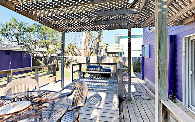 The Purple House - Four Bedroom Home