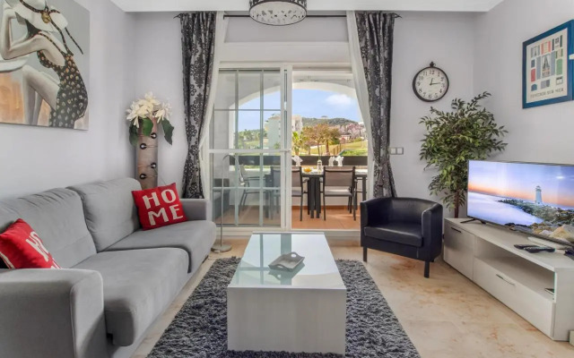 2091- Apt close from all amenities