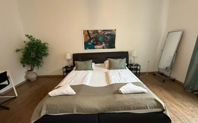 Smart 2BR Apt Close to Westbahnhof