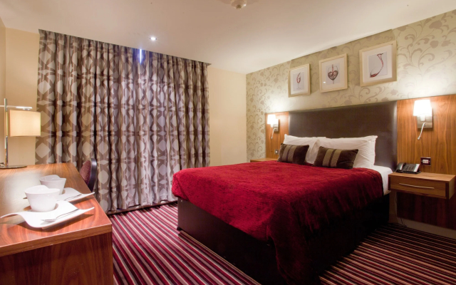 Gloucester Robinswood Hotel