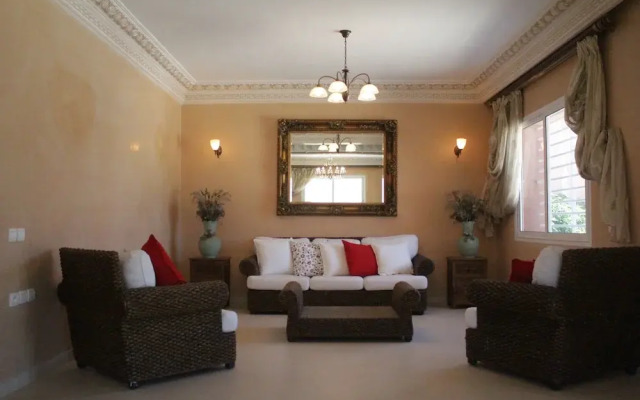 Villa Rabat Pool And Tennis