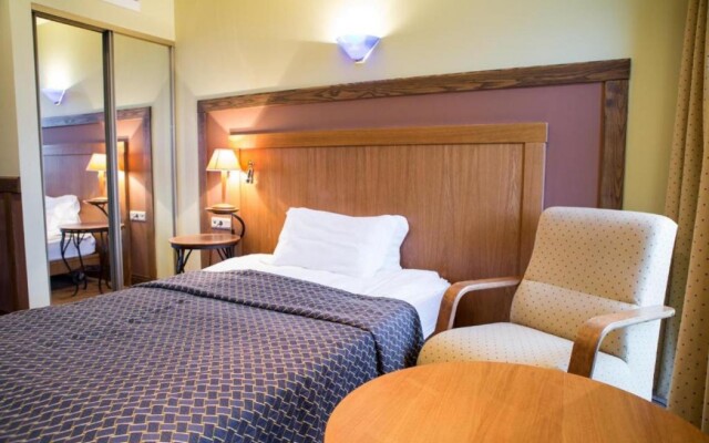 Best Western Santakos Hotel