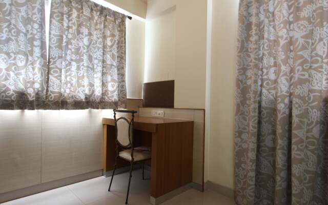 OYO Flagship 8252 Aayush Corporate Stays