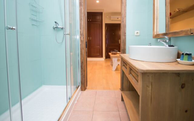 New Wood Studio Plaza la Merced