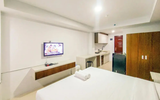 Homey Studio Apartment At Mansyur Residence