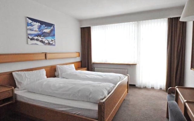 Hotel Lodge Inn – Guest Rooms – Fiesch