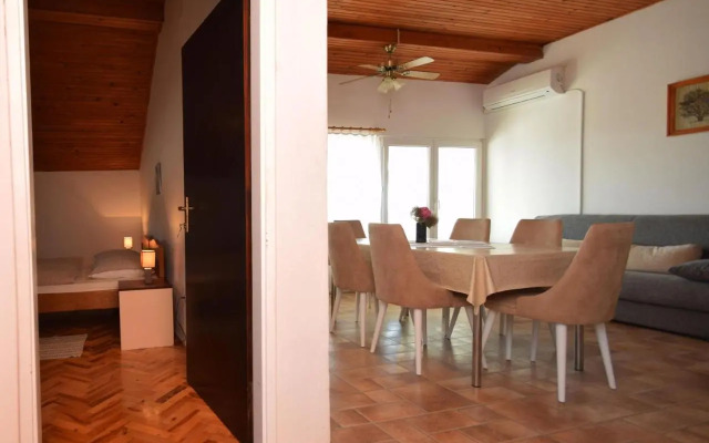 Apartment Škeva