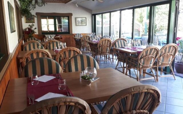Hôtel Restaurant Le Cavalier