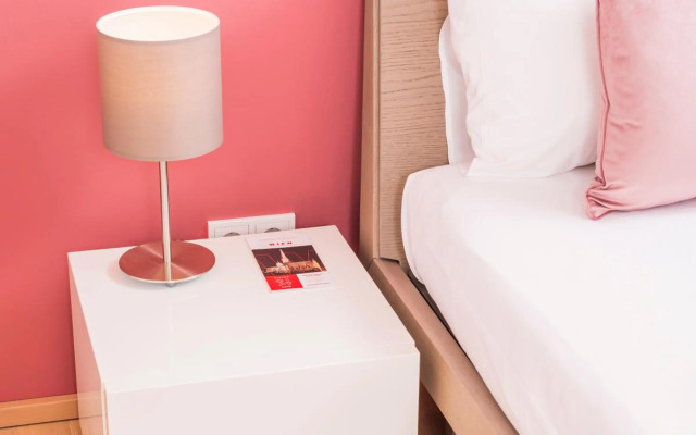 Triiiple Tower Dream Apartments with Rooftop-Summer-Pool by ichbucheAT