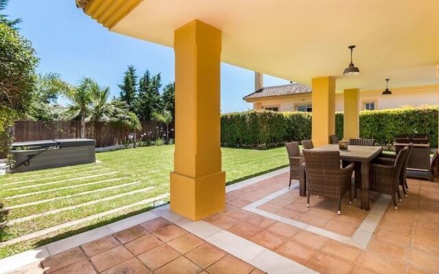 Charming 4-Bed Villa in San Roque