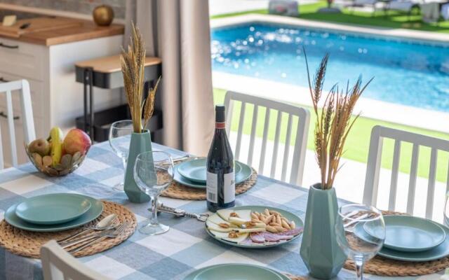 Cortijo Entre Pueblos Competa by Ruralidays