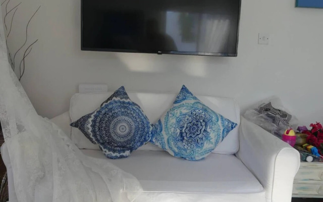 2bed Villa - Private Pool - Steps From the Beach!