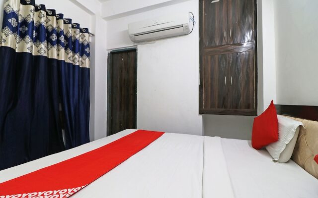 OYO 49486 Star Rooms