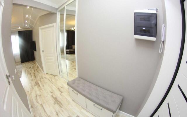 Ujutnye apartamenty na Navoi 208/6