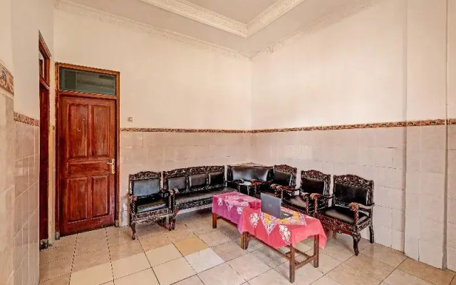 Spot On 91677 Hotel Citra Dewi 3