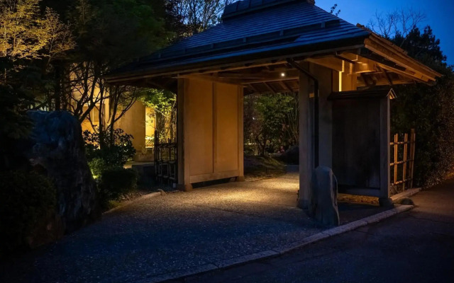 Yamanaka Onsen Kuriya Yasohachi