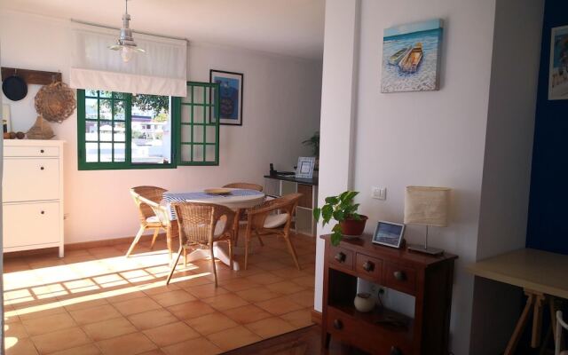 House With 3 Bedrooms in Playa Blanca, With Wonderful sea View, Shared Pool, Enclosed Garden - 600 m From the Beach