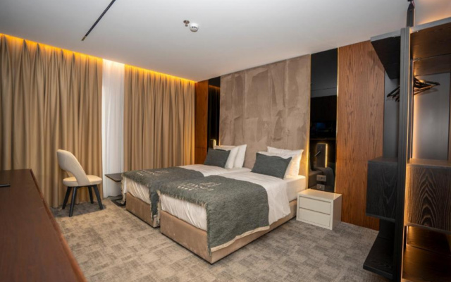 Hotel Consul