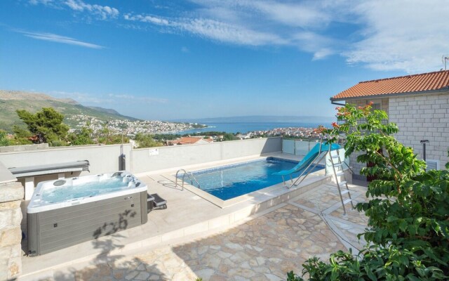 Beautiful Home in Split With Wifi and 3 Bedrooms