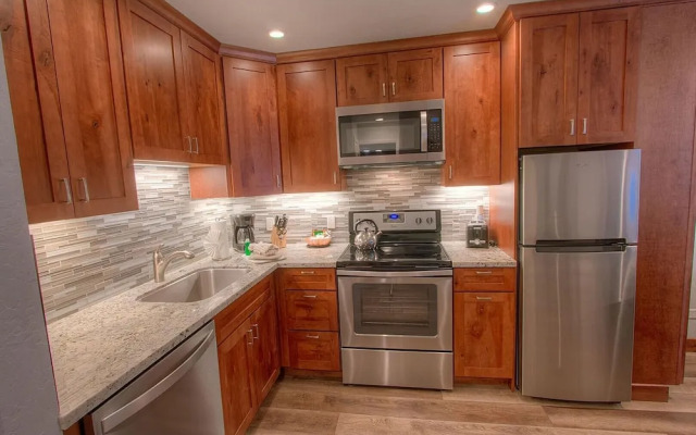 Heavenly Daze 1 Bedroom Condo by Redawning