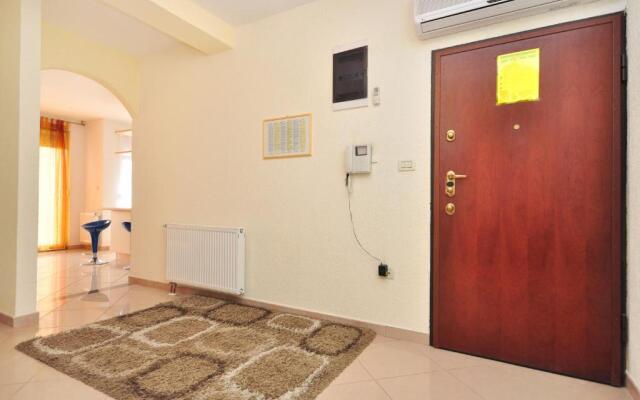 Apartment Luxury Cream