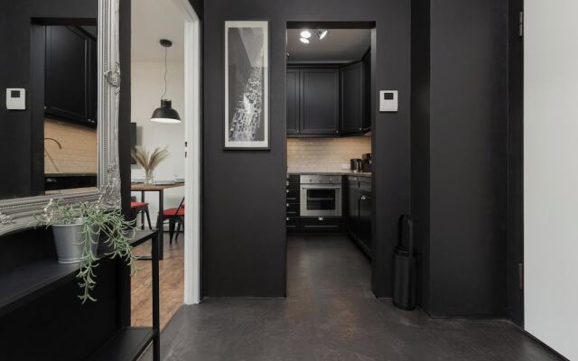 Trendy Apartment Wola by Renters
