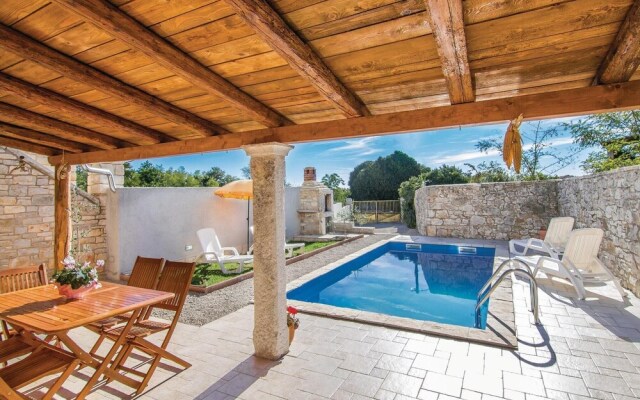 Nice Home in Porec With 2 Bedrooms, Internet and Outdoor Swimming Pool