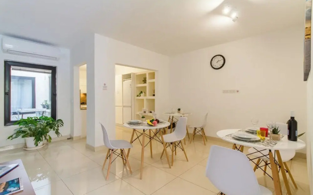 Villa Swieqi with shared room nb3
