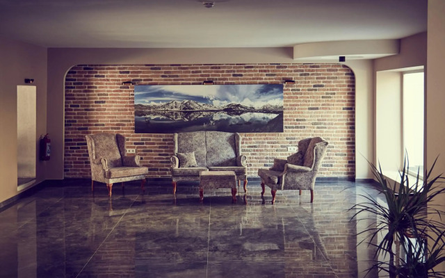 Two Seas Hotel