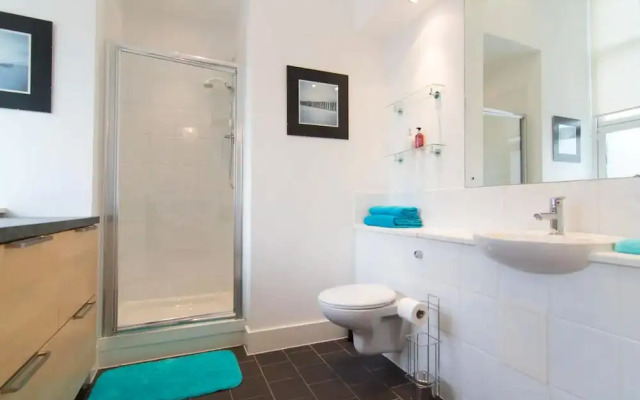 Elegant & Spacious 2 Bedroom Apt