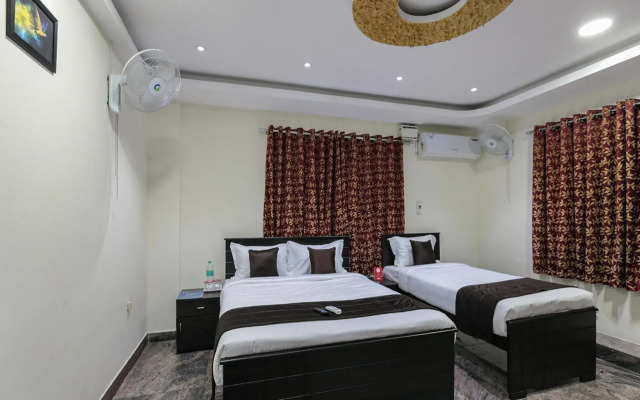 OYO Flagship 4584 India Gate