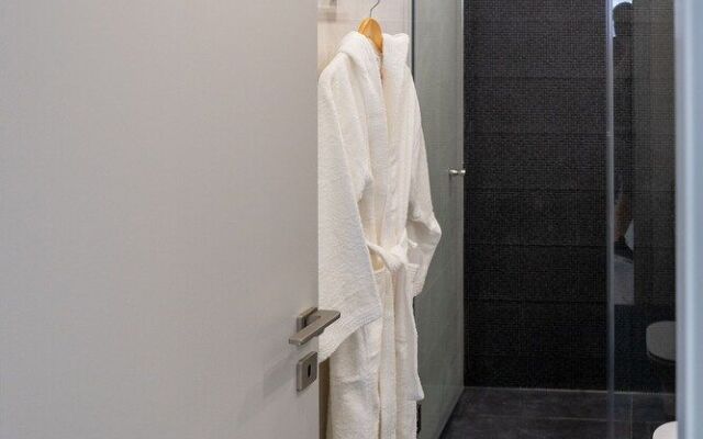 The Lop Athens Holiday Luxury Suites