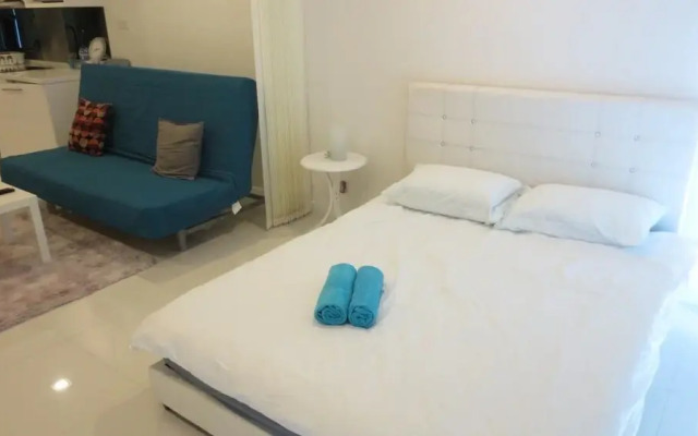 Summer Suites Kenneth