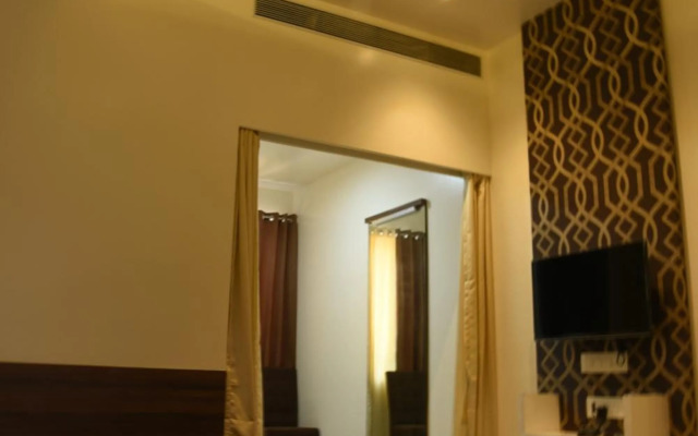 Hotel Pushpak Satara