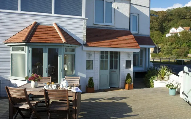 East Row Lodge
