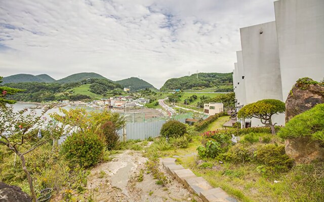 Tongyeong Mari Joa Pension
