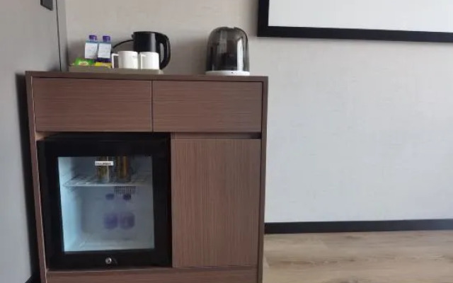 Yinji Hotel (Yuhuan Wuyue Plaza)