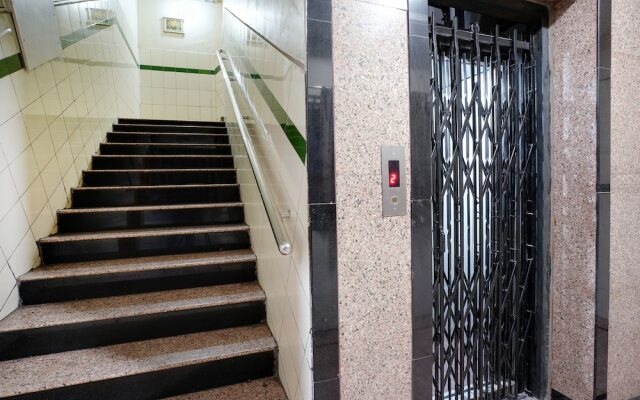 Capital O 46832 Gaayatri Residency