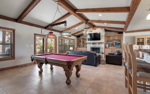 Ranch Retreat Creek View - Pool Table and Fire Pit