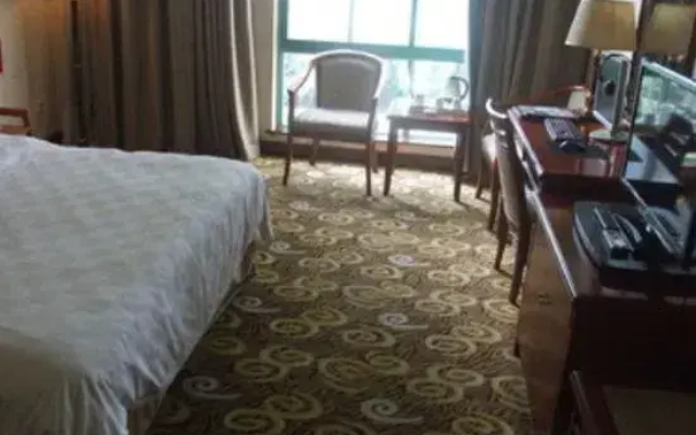 Cuiyuezhuang Countryside Hotel