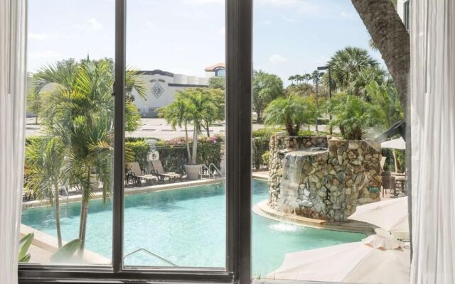 Doubletree by Hilton Fort Myers at Bell Tower Shops