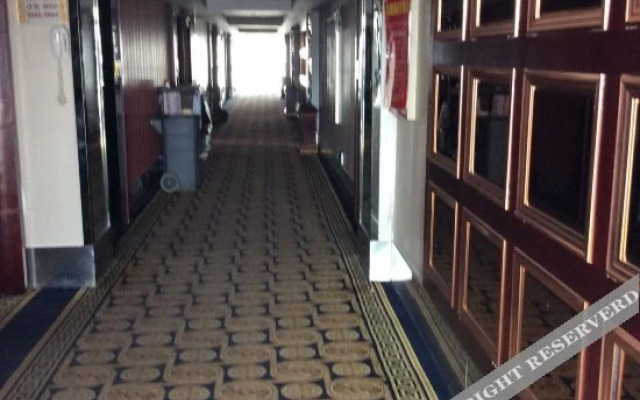 Phoenix Holiday Hotel