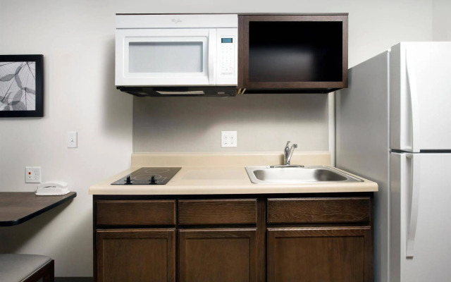 WoodSpring Suites Fargo North Near NDSU