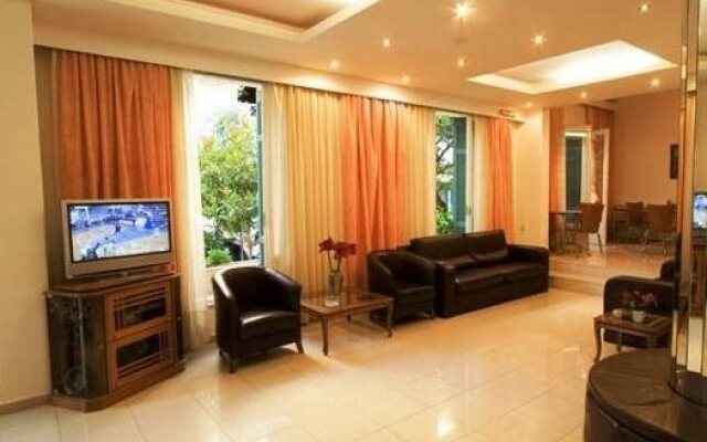 Hotel Adonis