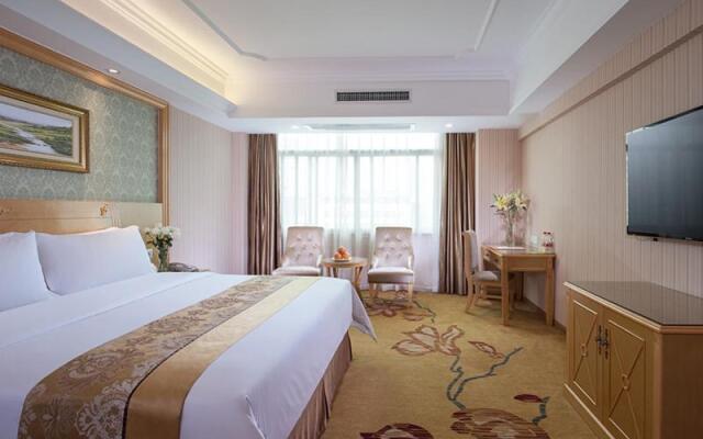 Vienna Hotel Nanning Qingxiu Mountain