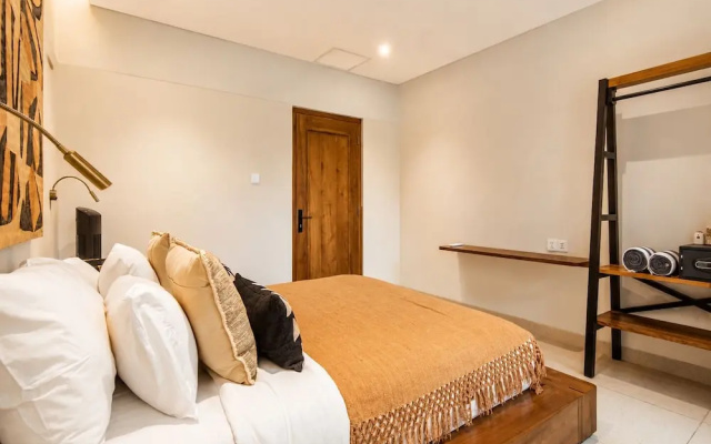 Elegant 4BR Seminyak Villa, Enclosed Living, – Guest Rooms – Kuta