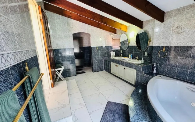 Villa Picasso- 1 Bed Villa