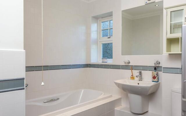 Quay Holidays - Canford Cliffs