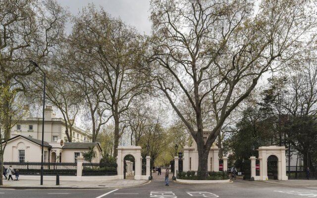 London Villa - 41 Clanricarde Gardens